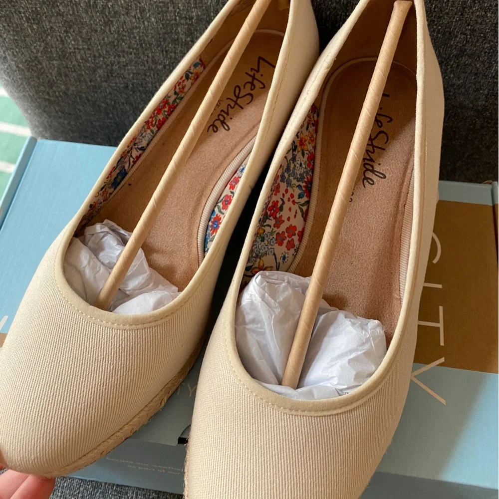 LIFESTRIDE Canvas Wedge Pumps